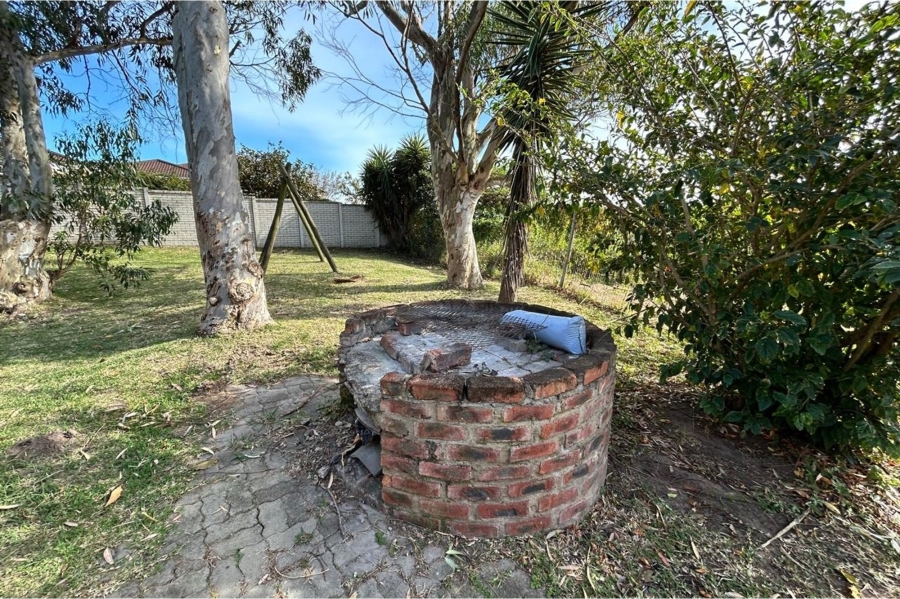 3 Bedroom Property for Sale in Sunrise On Sea Eastern Cape